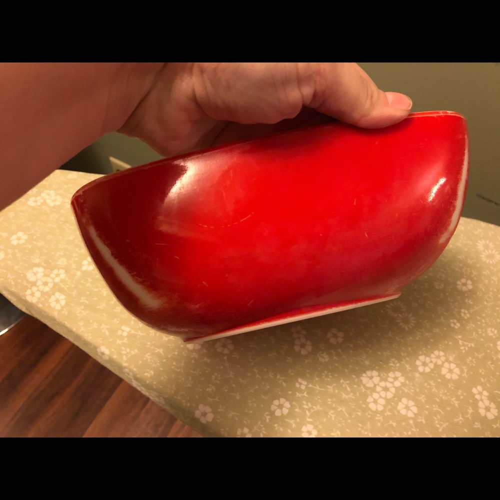 Pyrex 525-B Red